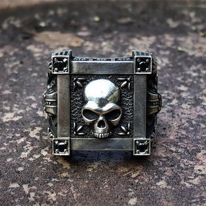 EYHIMD Gothic Style Skull Signet Ring with Black Zircon Stones